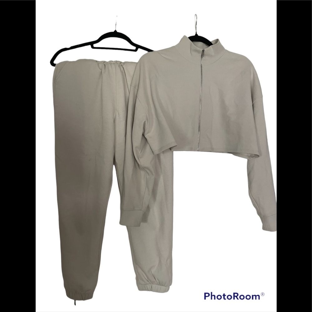 ZARA SWEAT SUIT